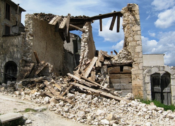 1355415369-4361-abruzzo-aprile-09-a4_big.jpg