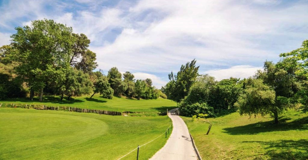 Estepona-Andalusia- golf e lussuosi appartamenti 3.jpg