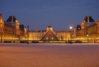 800px-Louvre_at_night_centered.jpg
