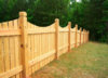 recinzioni-in-legno-recinzione-di-legno-marrone-con-una-lunga-taglia.jpg