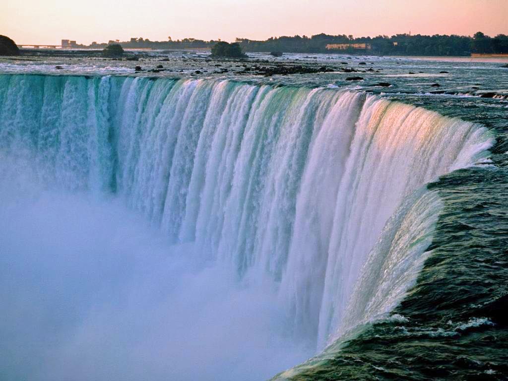 Cascate-del-Niagara.jpg