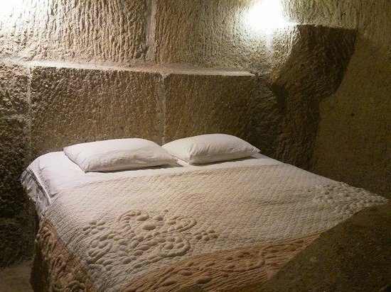 flintstones-cave-hotel.jpg