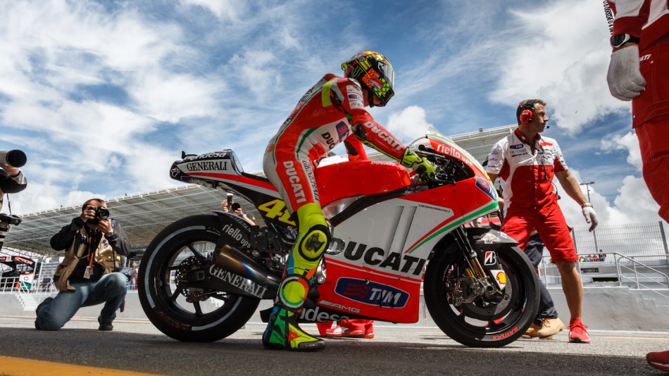 46valentinorossi_01_slideshow_169.jpg